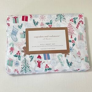 NWT Cupcakes and Cashmere Christmas Full Sheet Set
